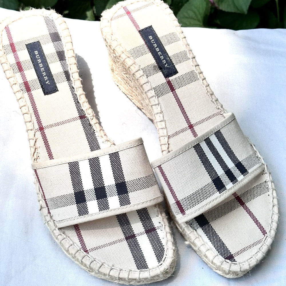 Burberry  Wedge Sandles barely worn! Please message me for more pics or question